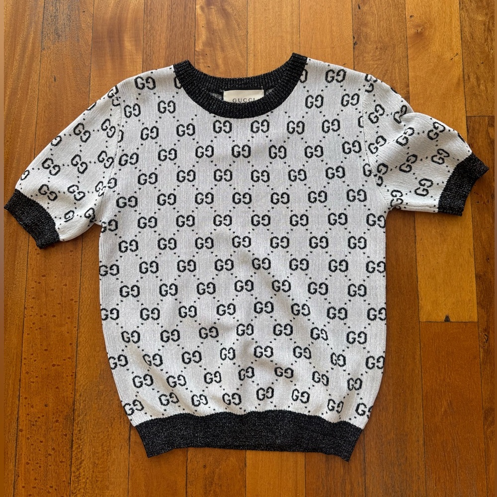 Gucci Black and White GG Logo Patterned Sweater Top. Size L but fits M better